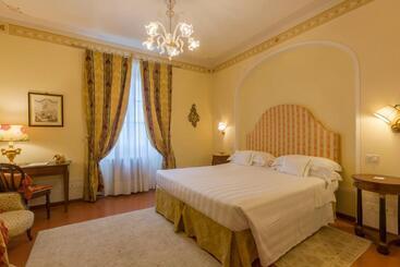هتل Villa Marsili