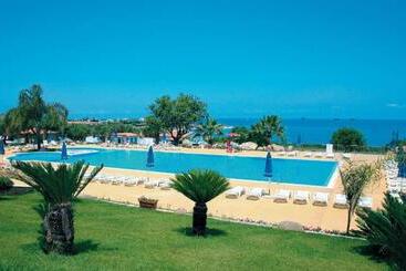 هتل Villaggio Club Dolomiti Sul Mare