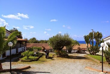 هتل Villaggio Club Dolomiti Sul Mare