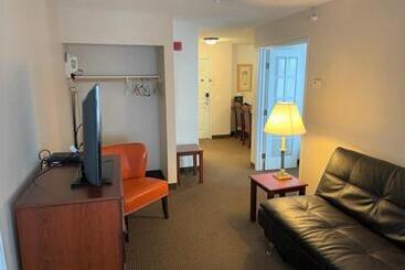 River Hills Hotel Mankato