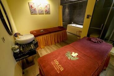 Hotel Dolce By Wyndham Hanoi Golden Lake