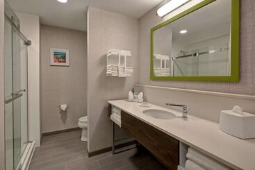 هتل Hampton Inn By Hilton Brockville