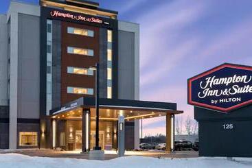هتل Hampton Inn & Suites Ottawa West