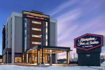 هتل Hampton Inn & Suites Ottawa West