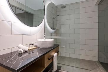 هتل Room @ 89 Courtenay Place