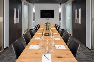 هتل Room @ 89 Courtenay Place