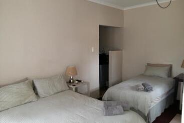 پانسیون Pine Tree Lodge Pe