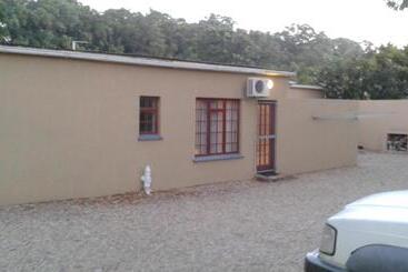 پانسیون Pine Tree Lodge Pe