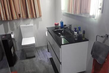 پانسیون Room In Apartment   Very Bright Well Kept Apartment