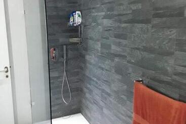 پانسیون Room In Apartment   Very Bright Well Kept Apartment