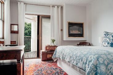 The Kent Motel