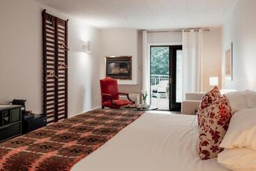 The Kent Motel