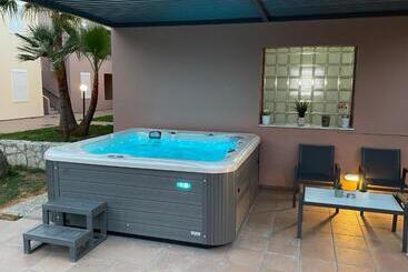 Theos Holidays Apartments