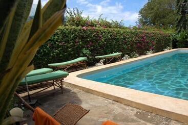 تختخواب و صبحانه Joysvilla Family Holiday Home