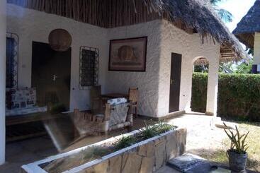 هتل Glory Ocean Villas   Diani