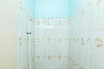 هتل Oyo Life 2466 Galaxy Kost