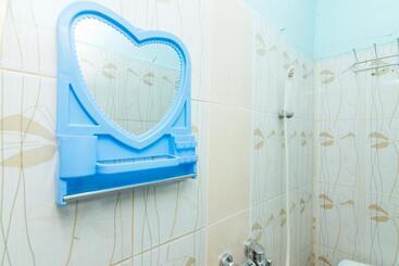 هتل Oyo Life 2466 Galaxy Kost