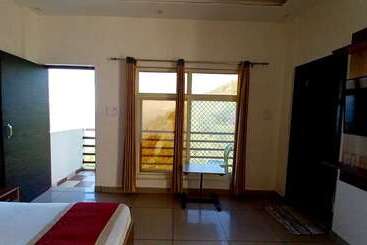 هتل Sunny Pines Resort