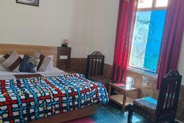 هتل Sunny Pines Resort