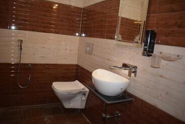 هتل Sunny Pines Resort