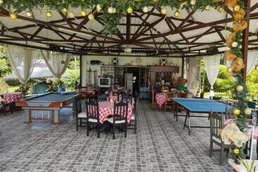 هتل Villa Monica