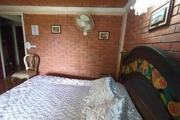 هتل Villa Monica