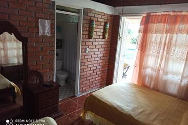 هتل Villa Monica
