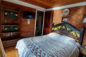 هتل Villa Monica