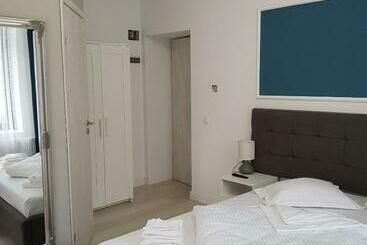 پانسیون Casa Trei Frati