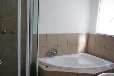 پانسیون Sheba Rock Guesthouse