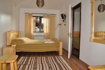 هاستل Pogar Inn