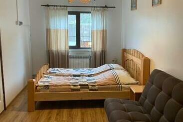 هاستل Pogar Inn