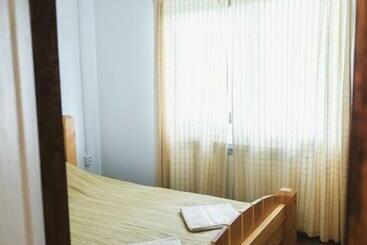 هاستل Pogar Inn