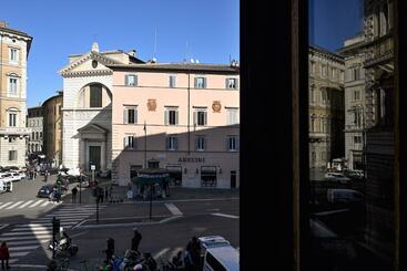تختخواب و صبحانه Residenze Romanae   Vicolo Dell Aquila