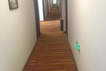 هتل Goldmet Inn Beojing Capital Airport Xinguozhan