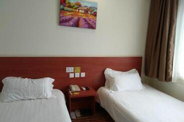 هتل Goldmet Inn Beojing Capital Airport Xinguozhan