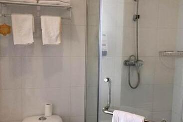 هتل Goldmet Inn Beojing Capital Airport Xinguozhan