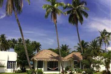 هتل Laemsing Whitehouse Resort