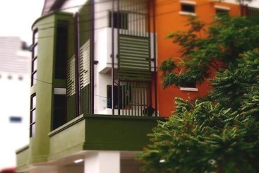هتل Living Apartment