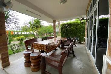 ペンション Baan Suan Khun Yaiy