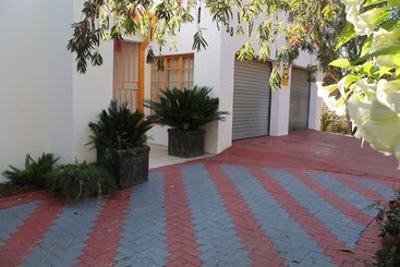 پانسیون Mohlongwafatshe Guest House