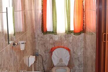 پانسیون Mohlongwafatshe Guest House