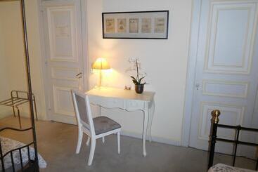 تختخواب و صبحانه Chambres D Hôtes Château De Courcelette