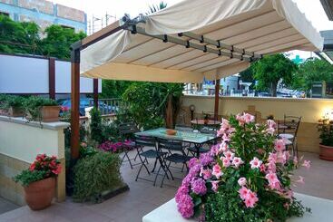 تختخواب و صبحانه Le Camelie