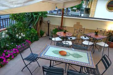 تختخواب و صبحانه Le Camelie