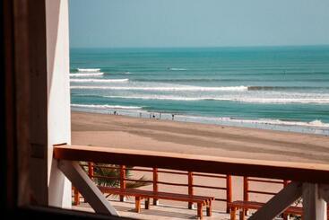 فندق Delfines De Chicama