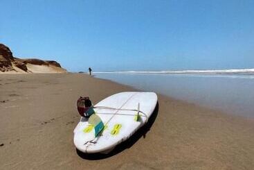 فندق Delfines De Chicama