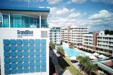 هتل Grandblue Resort