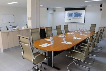 هتل Grandblue Resort