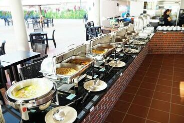 هتل Grandblue Resort